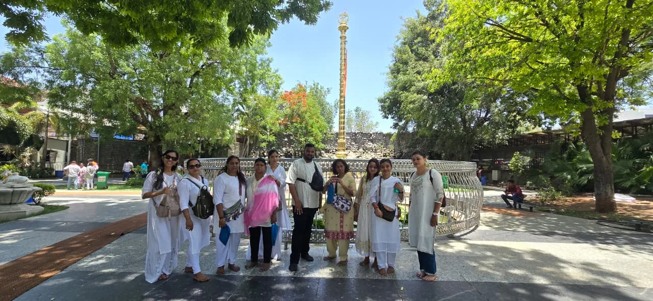 Guest group during a coordinated journey
